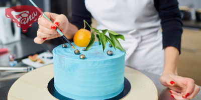 How to decorate a cake?