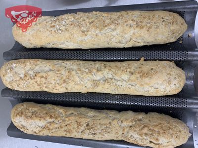 Crispy whole grain gluten-free baguettes
