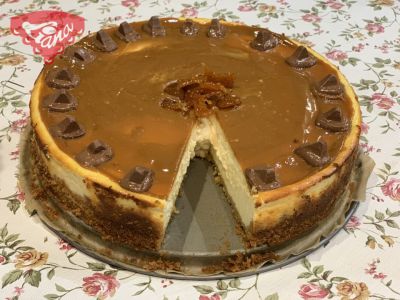 Cheesecake with salted caramel