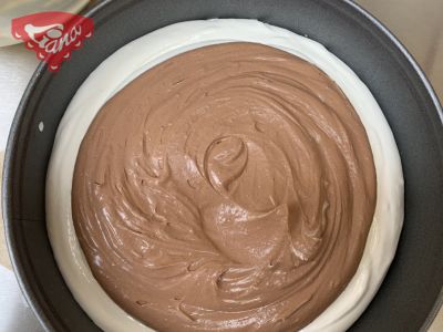 Three-color chocolate cheesecake