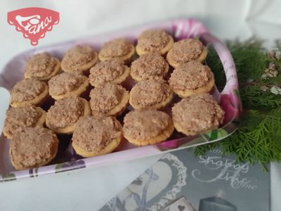 Gluten-free cupcakes with a nut cap