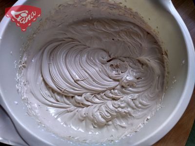 Bezglutenowe ciasto karmelowo-orzechowe