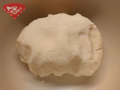 Gluten-free coconut puffed rolls without gluten and milk