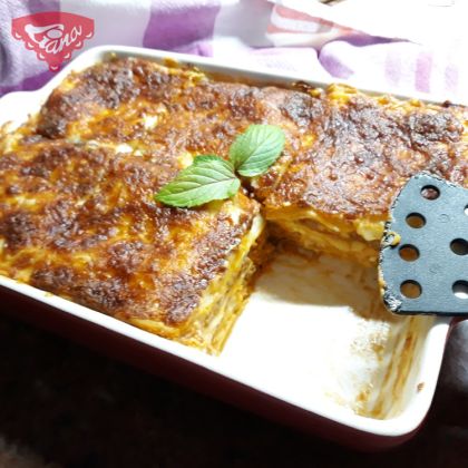 Gluten-free lasagna with ground beef and béchamel