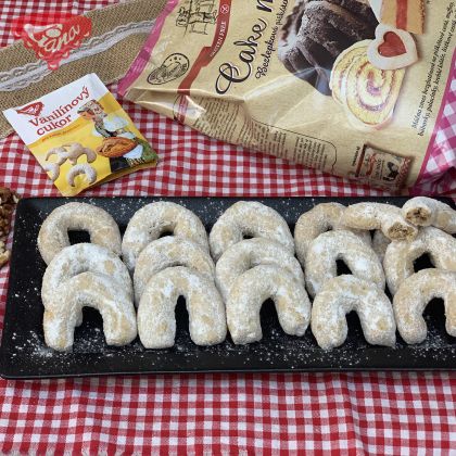 Gluten-free nut rolls