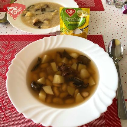 Bean soup with mushrooms