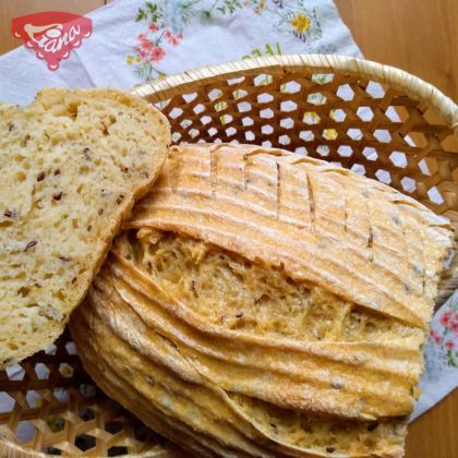 Bezglutenowy chleb ziemniaczany na zakwasie