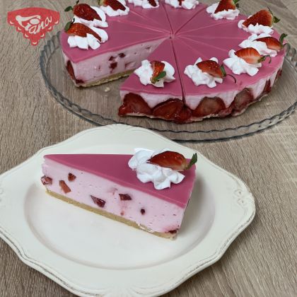 Gluten-free strawberry cheesecake