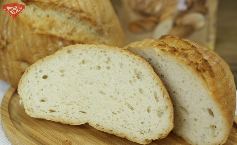 Gluten-free light bread with a crispy crust