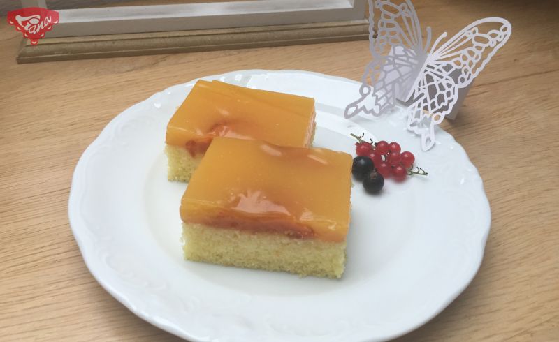 Gluten-free slices with fruit jelly